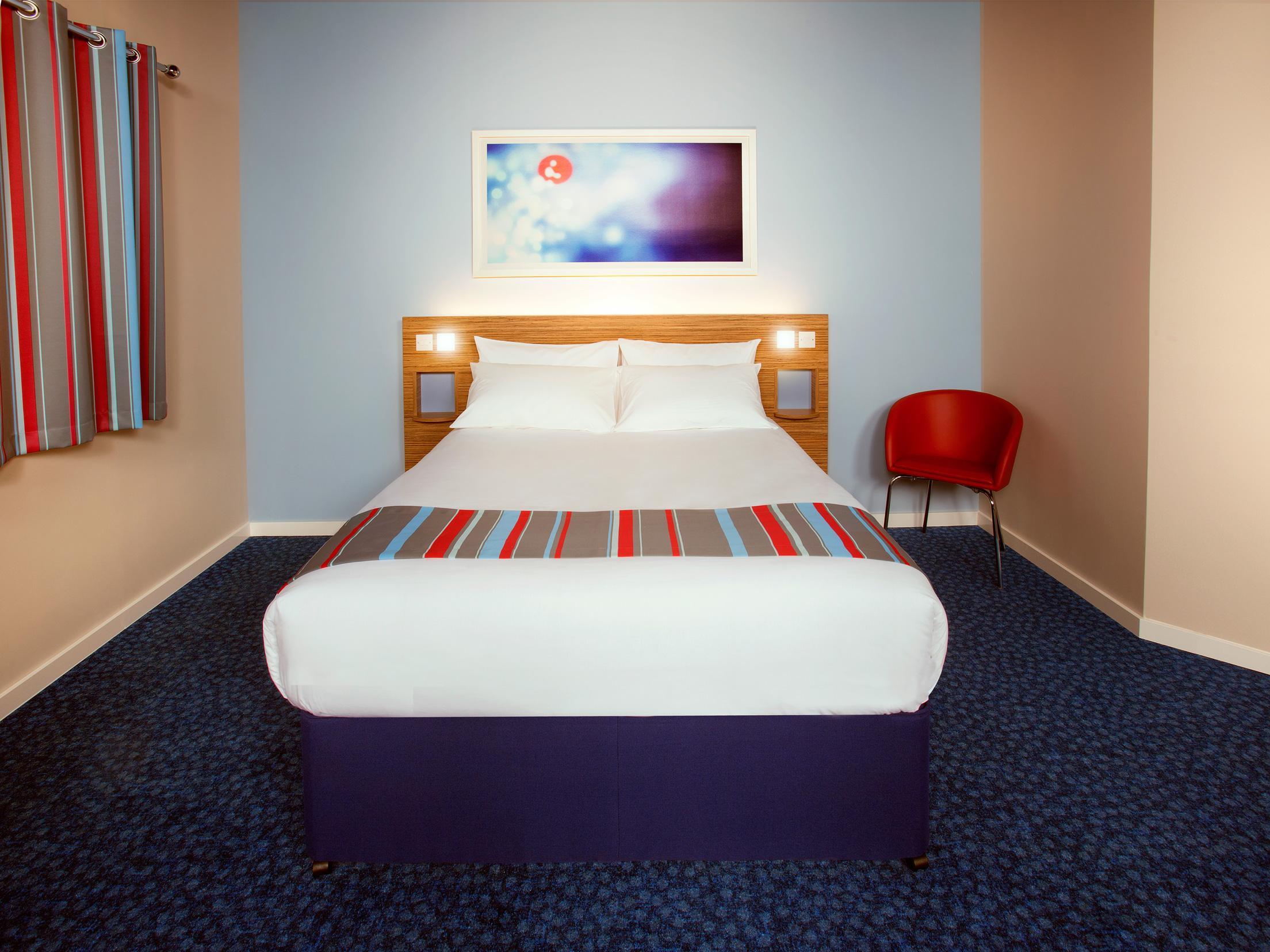 Travelodge London Central City Road Экстерьер фото