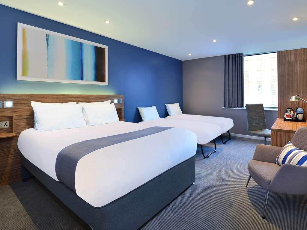 Travelodge London Central City Road Номер фото