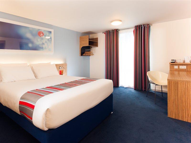 Travelodge London Central City Road Экстерьер фото