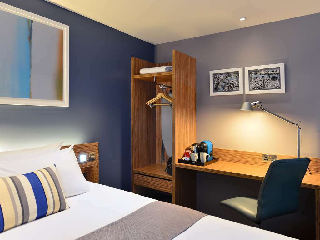 Travelodge London Central City Road Номер фото