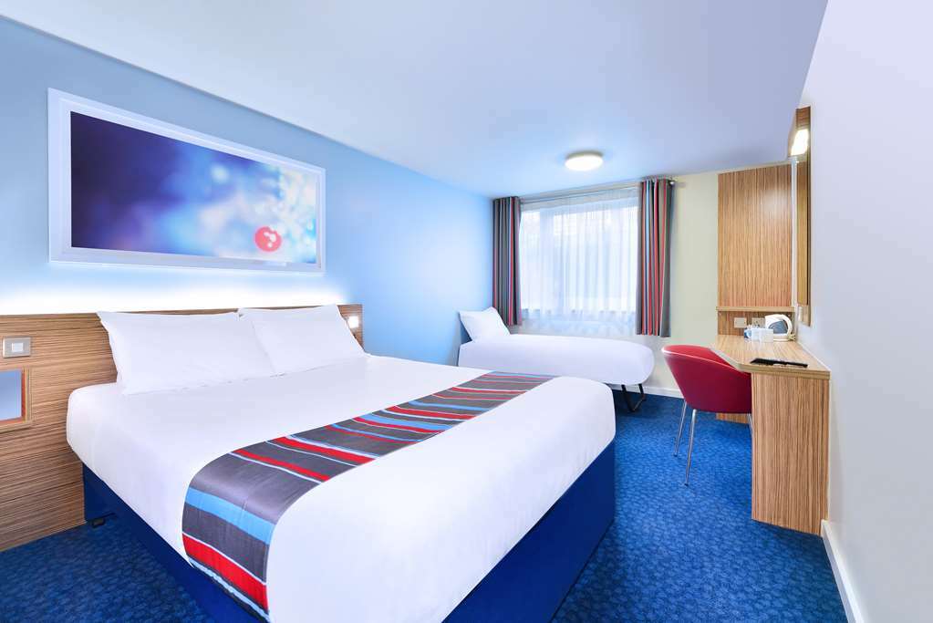 Travelodge London Central City Road Номер фото